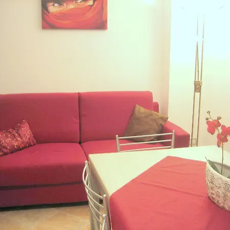 Small With Swimming Pool And 8 Lovely 펜션 라찌제