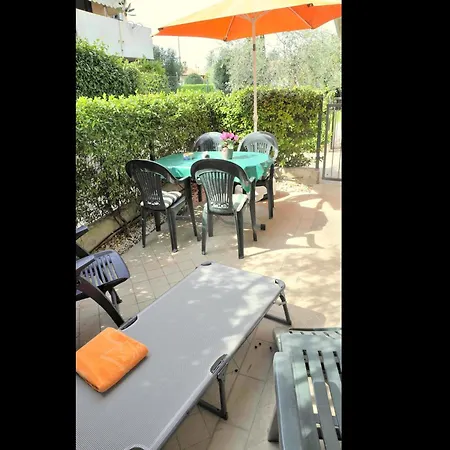 Ferienhaus Small With Swimming Pool And 8 Lovely Lazise