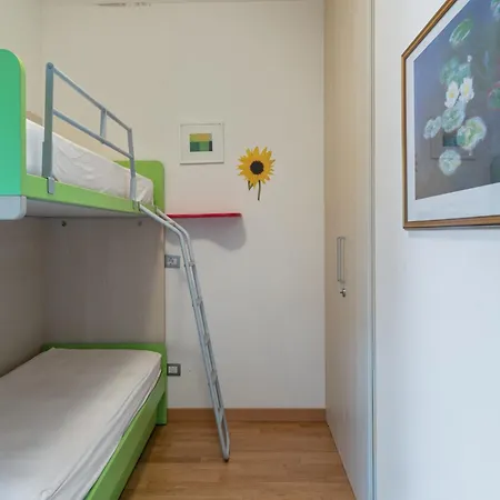 Small With Swimming Pool And 8 Lovely Лацизе