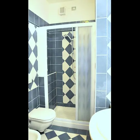Дом отдыха Small With Swimming Pool And 8 Lovely *